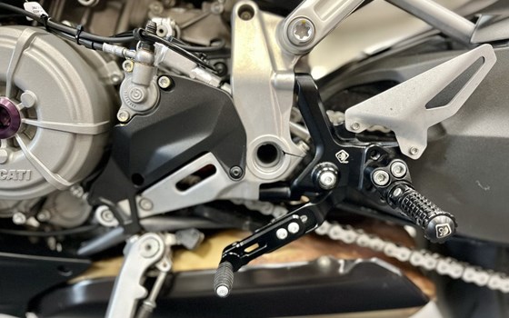 Gebrauchtmotorrad Ducati Streetfighter V2 - Bild 12