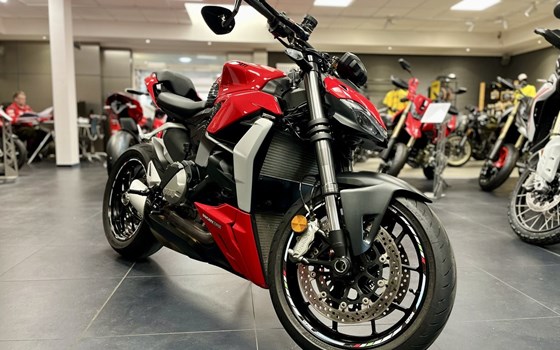Gebrauchtmotorrad Ducati Streetfighter V2 - Bild 3