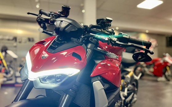 Gebrauchtmotorrad Ducati Streetfighter V2 - Bild 7