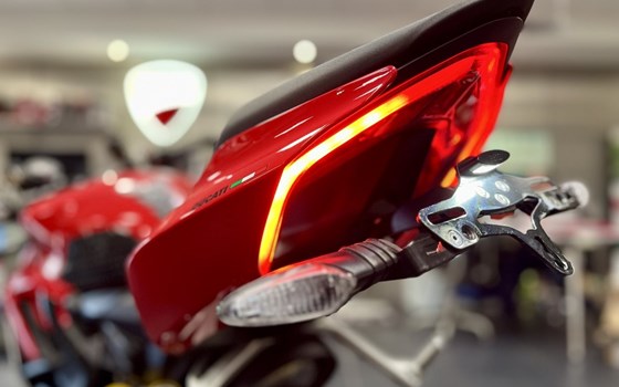 Gebrauchtmotorrad Ducati Streetfighter V2 - Bild 8