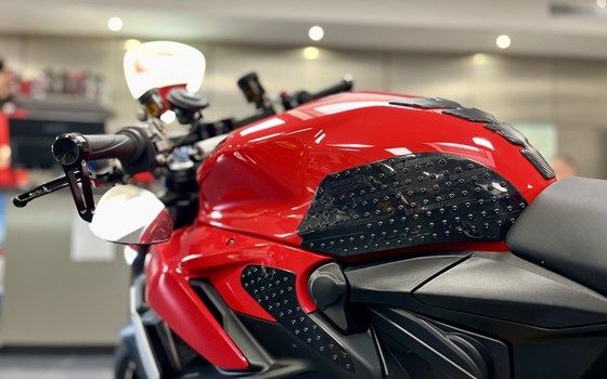 Gebrauchtmotorrad Ducati Streetfighter V2 - Bild 9