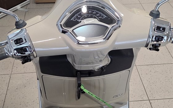 Neufahrzeug Vespa GTS 125 - Bild 4