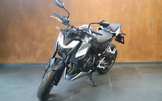Neufahrzeug Honda CB750 Hornet E-Clutch - Bild 2
