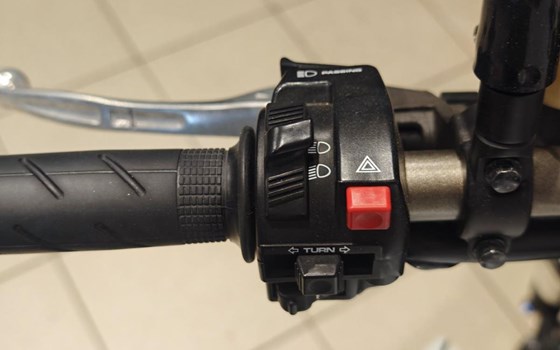 Gebrauchtmotorrad Honda CB 1000 R - Bild 8