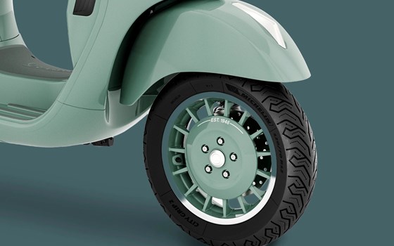 Neufahrzeug Vespa GTS 80th 310 - Bild 4