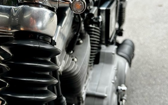 Gebrauchtmotorrad Harley-Davidson Sportster XL 883 - Bild 7