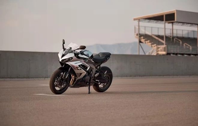 Triumph Daytona 660