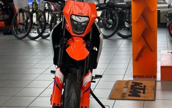 Neufahrzeug KTM 390 SMC R - Bild 6