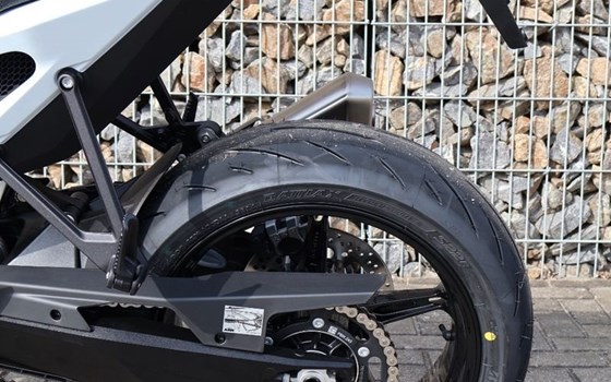 Gebrauchtmotorrad KTM 990 Duke - Bild 4