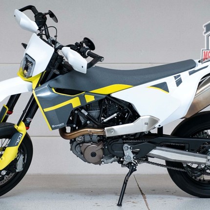 GEBRAUCHTFAHRZEUG Husqvarna 701 Supermoto