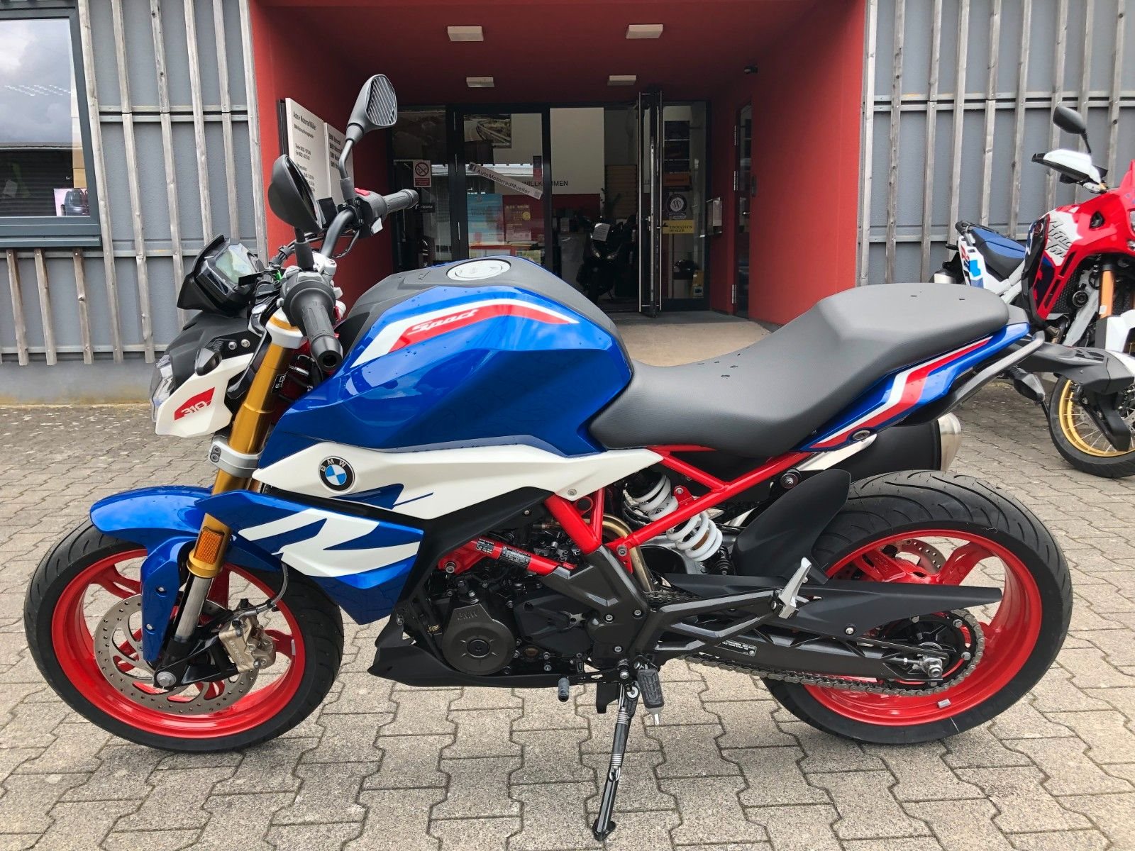 BMW G 310 R