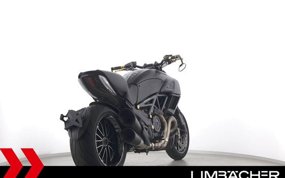 Gebrauchtmotorrad Ducati Diavel Carbon - Bild 8