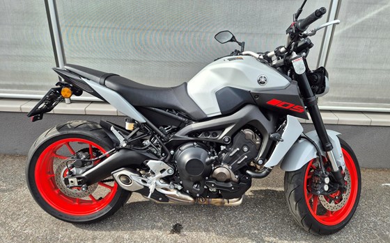 Gebrauchtmotorrad Yamaha MT-09 - Bild 1