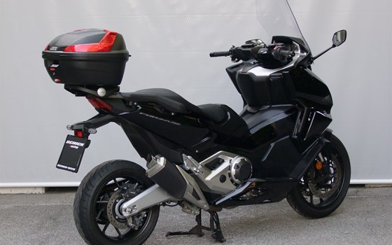 Gebrauchtmotorrad Honda Forza 750 - Bild 9