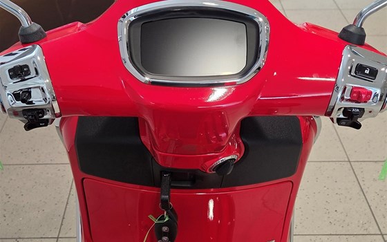 Neufahrzeug Vespa GTS 310 Super - Bild 4