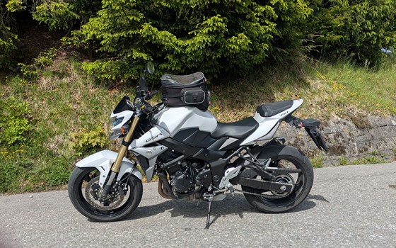 Gebrauchtmotorrad Suzuki GSR 750 - Bild 2