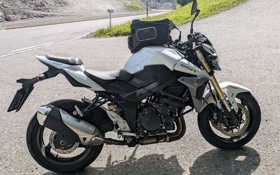 Gebrauchtmotorrad Suzuki GSR 750 - Bild 3