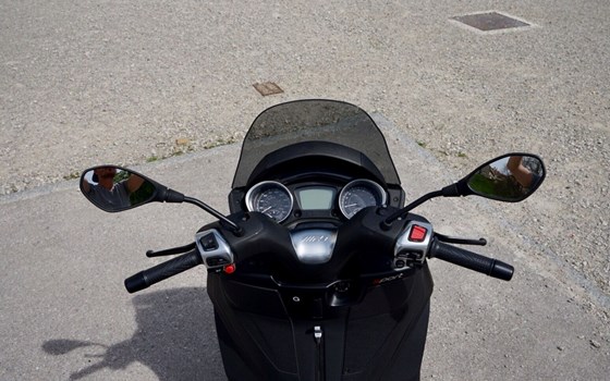 Gebrauchtmotorrad Piaggio MP3 300 HPE Sport - Bild 2