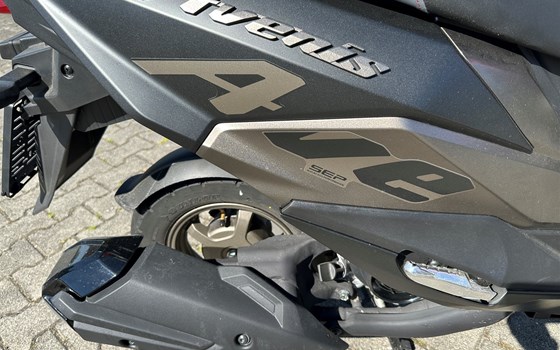 Gebrauchtmotorrad Suzuki Avenis 125 - Bild 6
