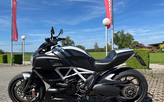 Gebrauchtmotorrad Ducati Diavel 1200 - Bild 2