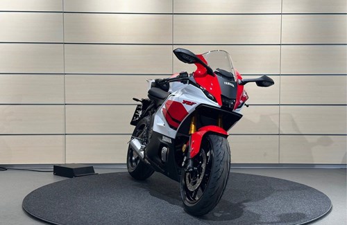 Neumotorrad Yamaha R7