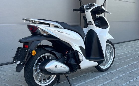 Motorrad Occasion Honda SH125 - Bild 4
