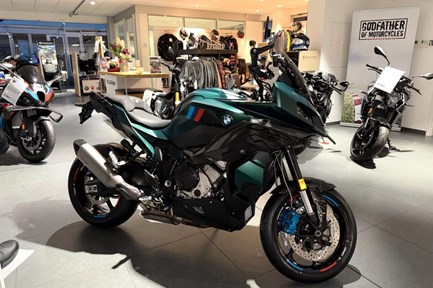 BMW M 1000 XR