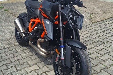 KTM 1390 Super Duke R EVO