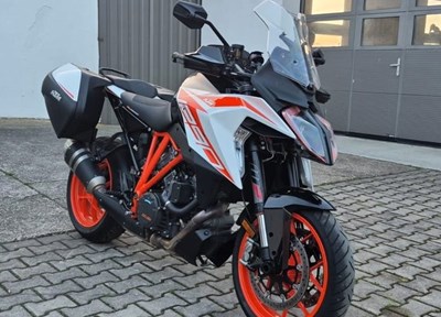 GEBRAUCHTFAHRZEUG KTM 1290 Super Duke GT