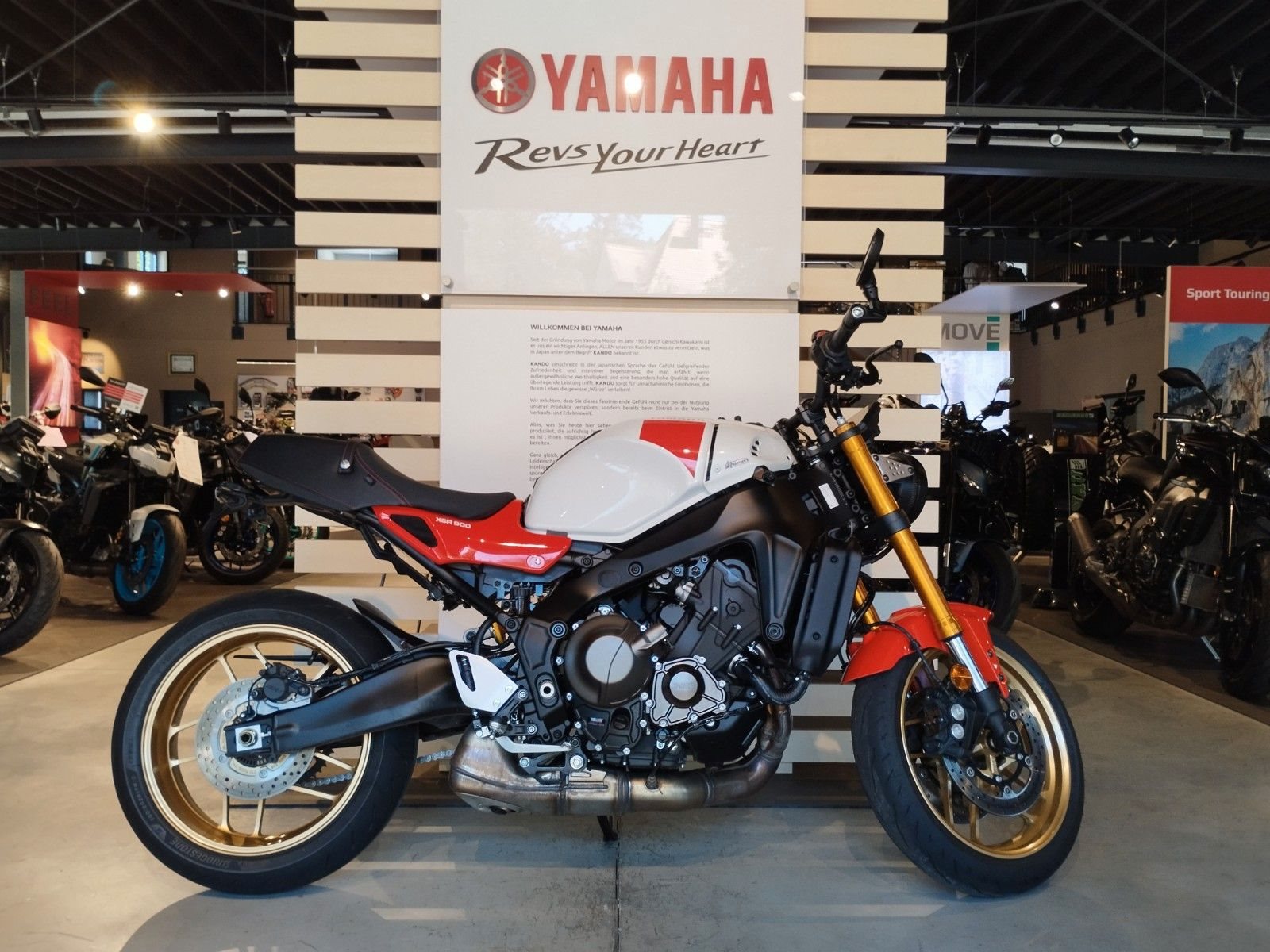 Yamaha XSR900