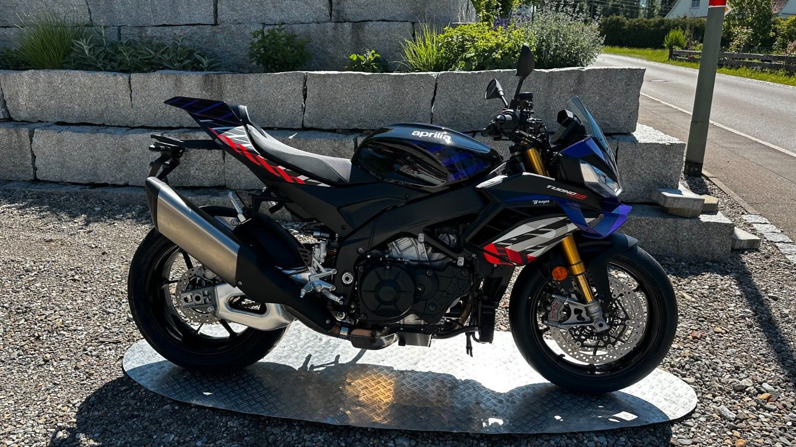 Aprilia Tuono V4 1100 Factory