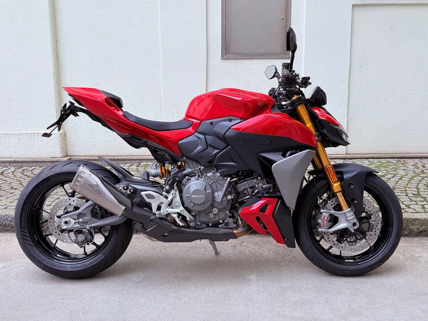Ducati Streetfighter V2 S
