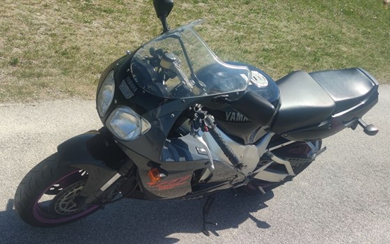 Gebrauchtmotorrad Yamaha YZF 750 R - Bild 2