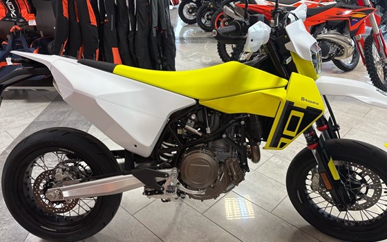 Gebrauchtmotorrad Husqvarna 701 Supermoto - Bild 1