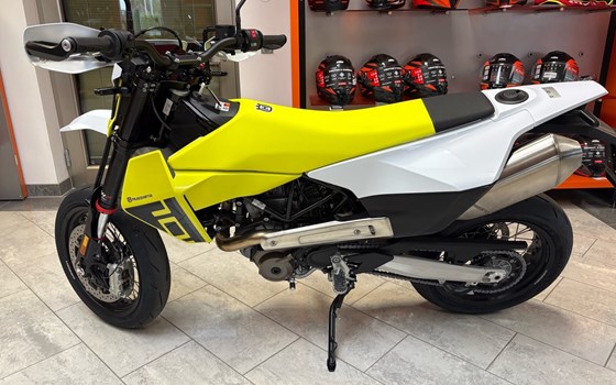 Gebrauchtmotorrad Husqvarna 701 Supermoto - Bild 2