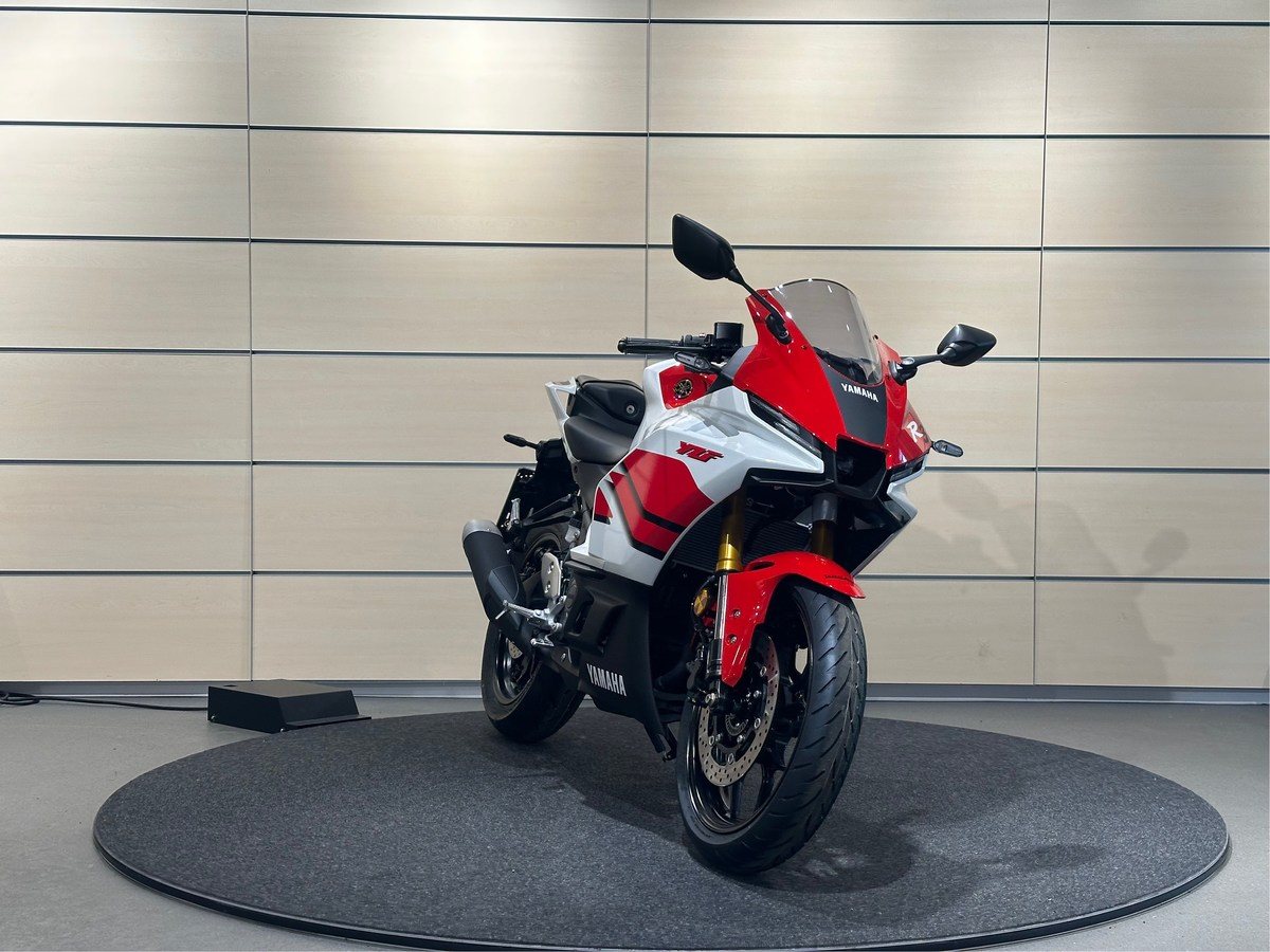 Yamaha R3