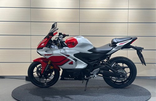 Neumotorrad Yamaha R3