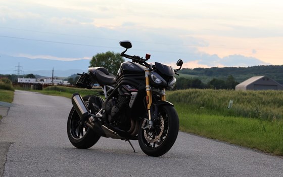 Gebrauchtmotorrad Triumph Speed Triple 1200 RS - Bild 6