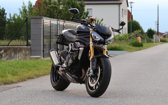 Gebrauchtmotorrad Triumph Speed Triple 1200 RS - Bild 2