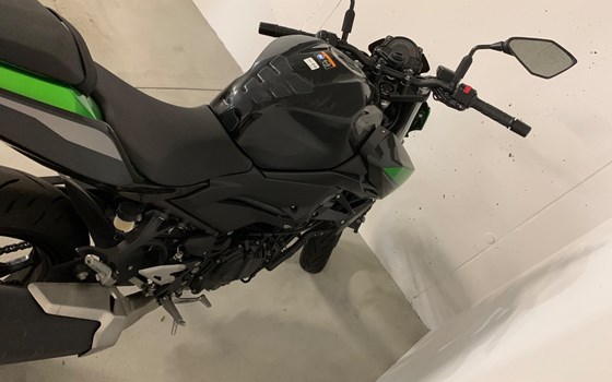 Motorrad Occasion Kawasaki Z 400 - Bild 4