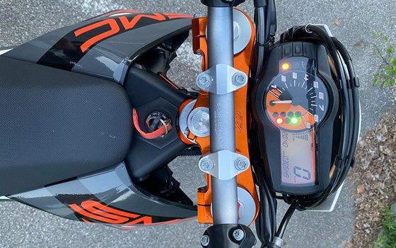 Gebrauchtmotorrad KTM 690 SMC R - Bild 10