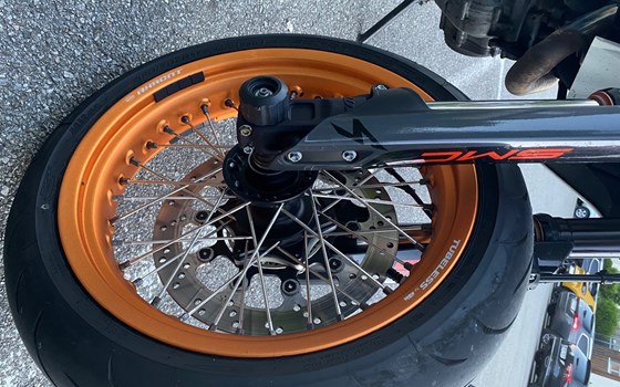 Gebrauchtmotorrad KTM 690 SMC R - Bild 11
