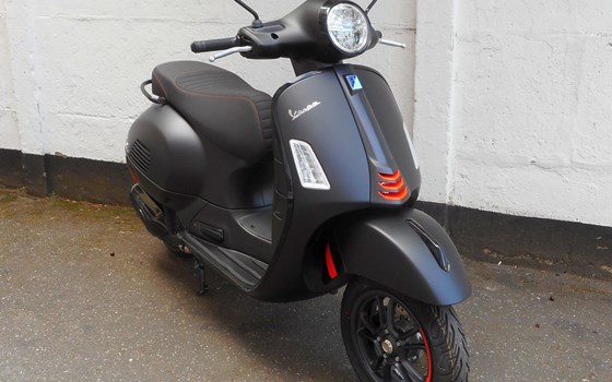 Neufahrzeug Vespa GTS Super Sport - Bild 1