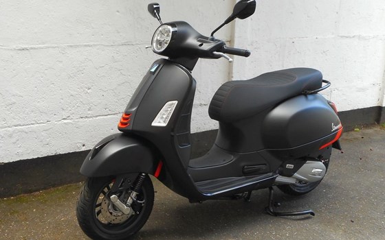 Neufahrzeug Vespa GTS Super Sport - Bild 2