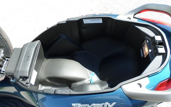 Gebrauchtmotorrad Piaggio Beverly 400 hpe - Bild 13