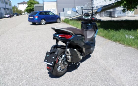 Gebrauchtmotorrad Piaggio Beverly 400 hpe - Bild 3