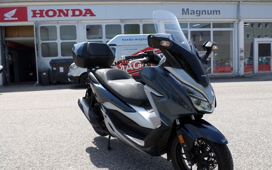 Gebrauchtmotorrad Honda Forza 300 - Bild 1