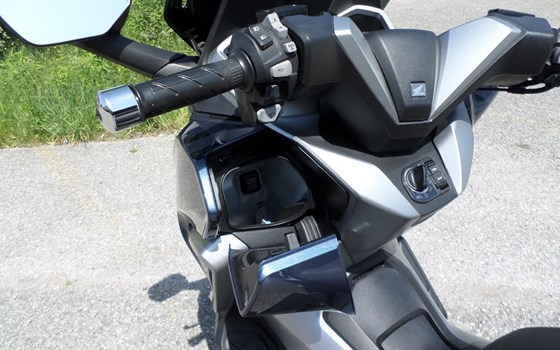 Gebrauchtmotorrad Honda Forza 300 - Bild 12