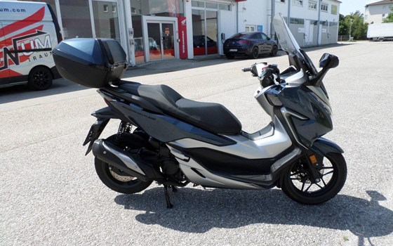 Gebrauchtmotorrad Honda Forza 300 - Bild 2