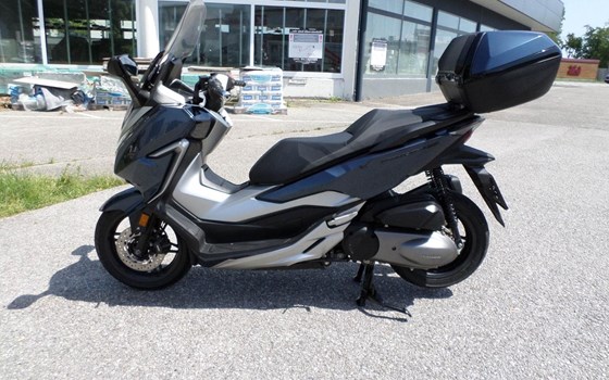 Gebrauchtmotorrad Honda Forza 300 - Bild 7